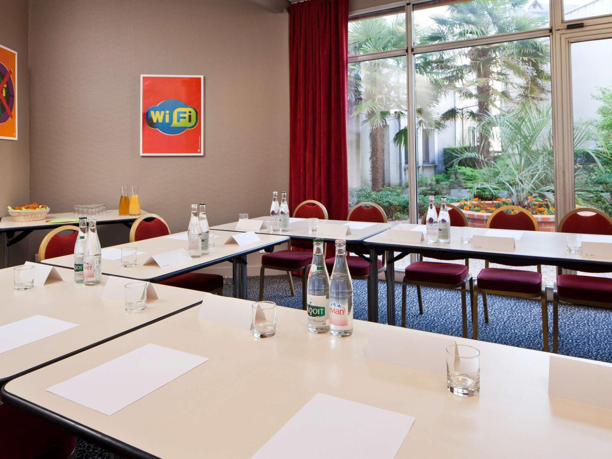 Ibis Styles Blois Centre Gare Hotel Bagian luar foto